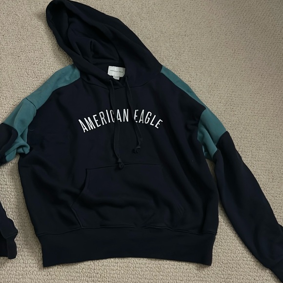 XS American hoodie - Picture 2 of 2